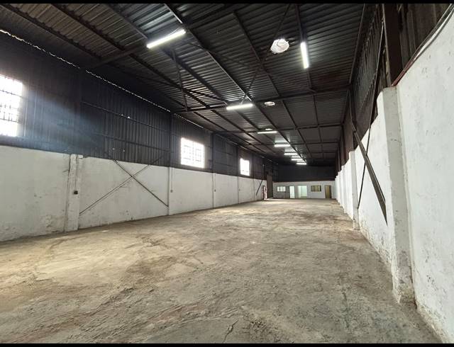 400M² WAREHOUSE TO LET IN EIKENHOF